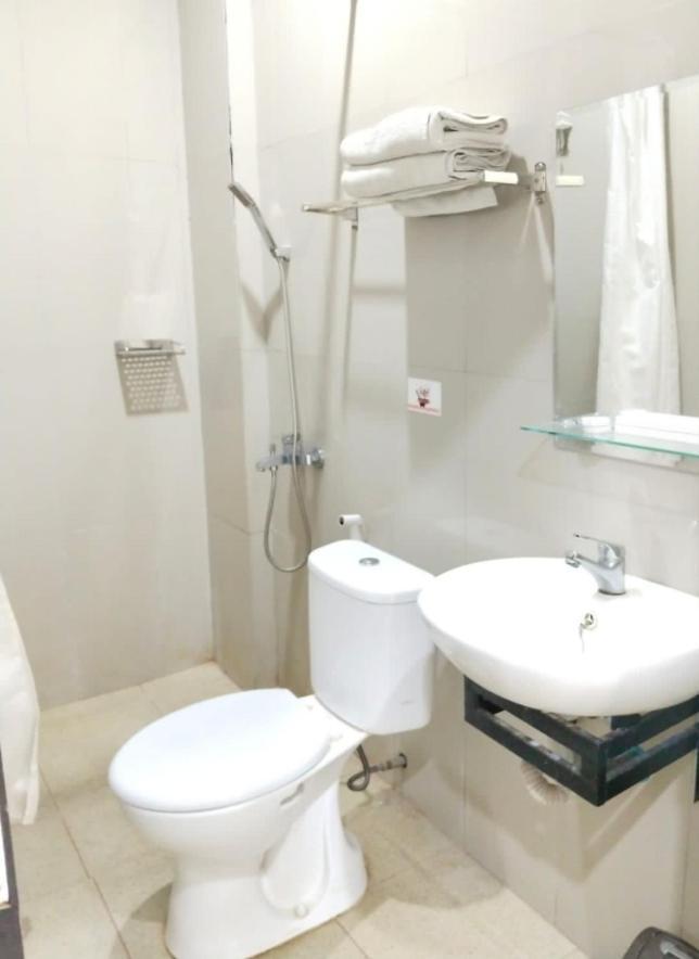 Khariz Hotel Букіттінгі Екстер'єр фото