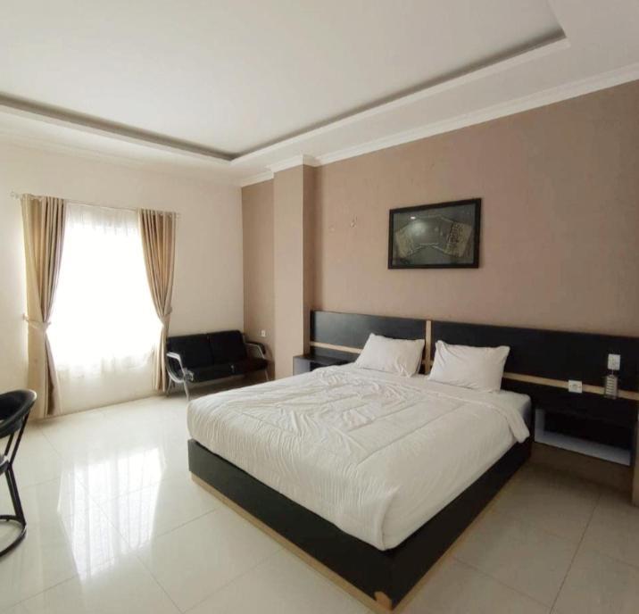 Khariz Hotel Букіттінгі Екстер'єр фото