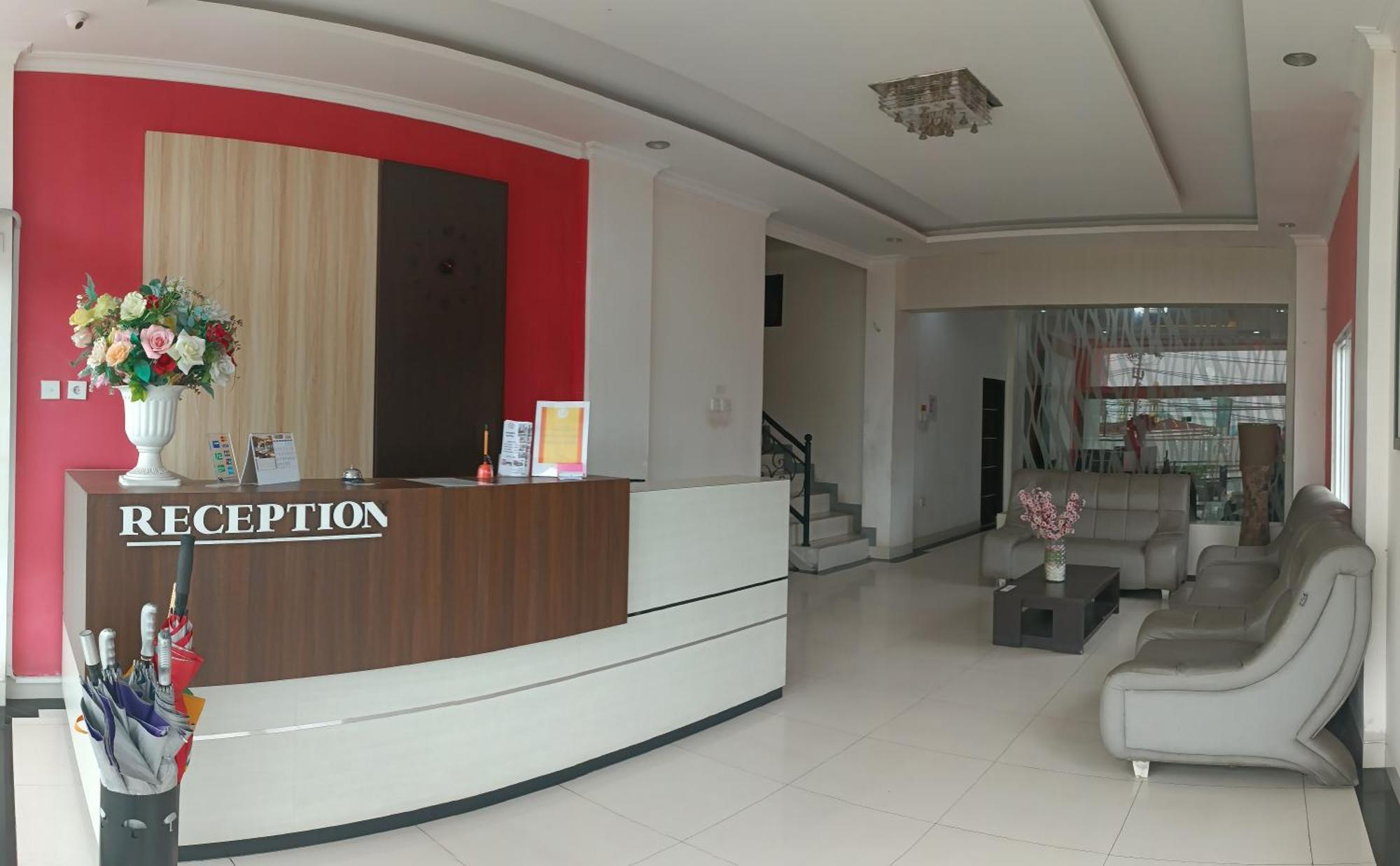 Khariz Hotel Букіттінгі Екстер'єр фото